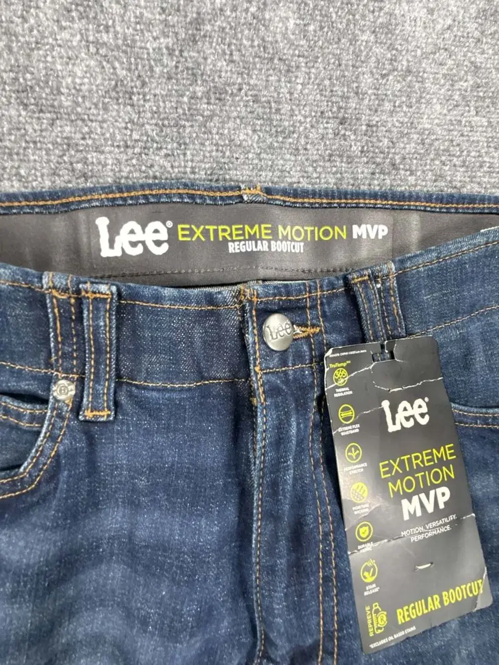 Lee Men's Extreme Motion MVP Regular Bootcut Jeans, Andover Wash, Size 34x30